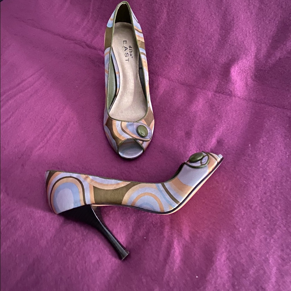 Shoes - Picture 2 of 2